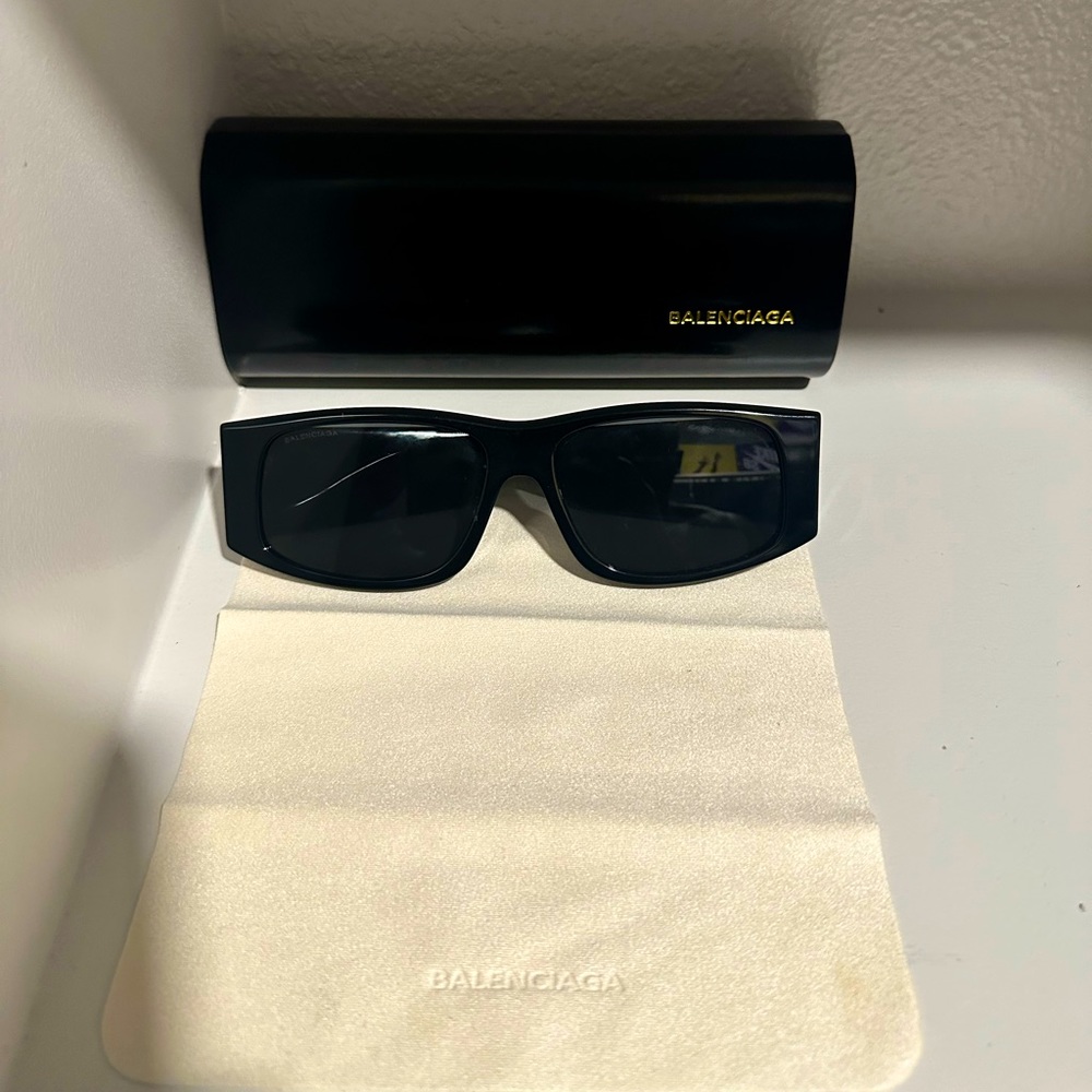 Balenciaga Logo Sunglasses with box
